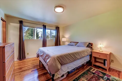 11242 Fremont Avenue N Seattle WA 98133