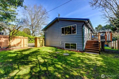 11242 Fremont Avenue N Seattle WA 98133