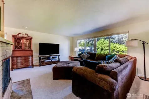 11242 Fremont Avenue N Seattle WA 98133