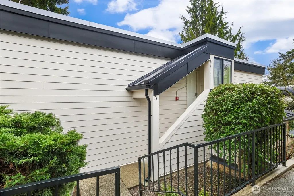 15249 Sunwood Boulevard Tukwila WA 98188