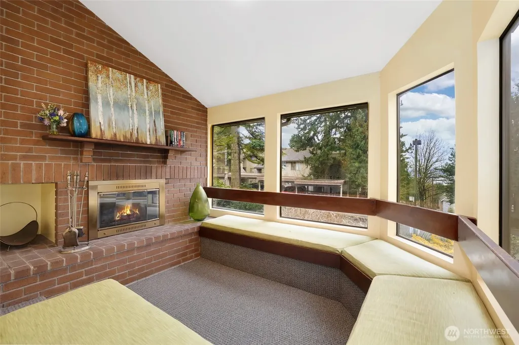 15249 Sunwood Boulevard Tukwila WA 98188