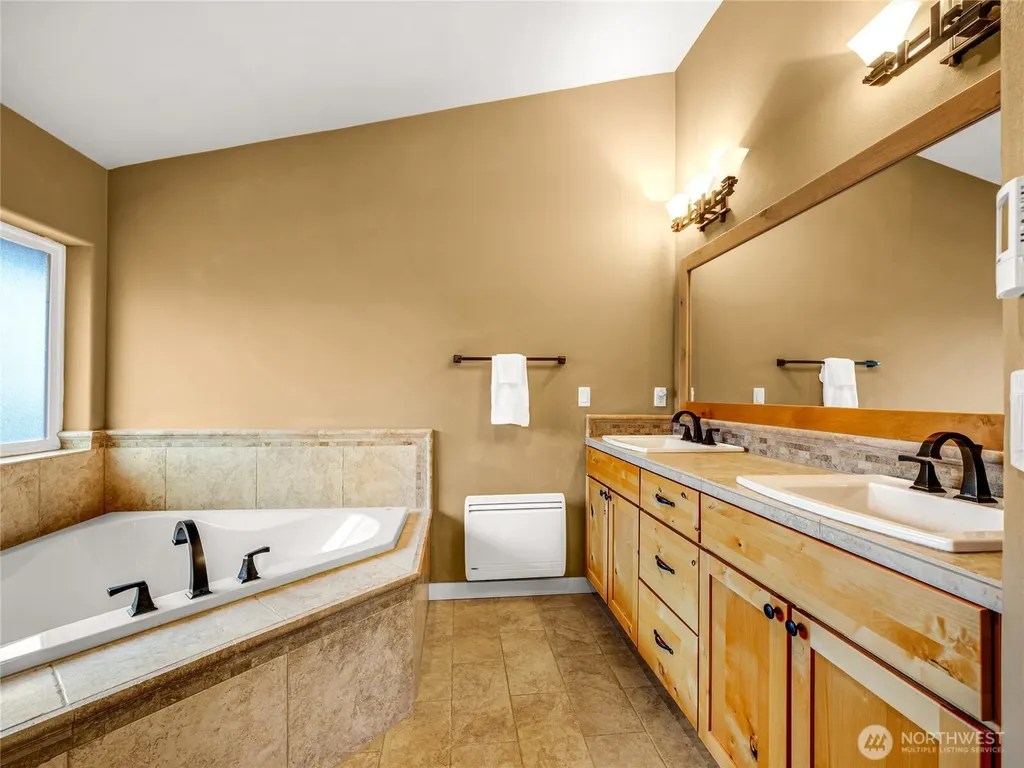 31102 J Place Ocean Park WA 98640