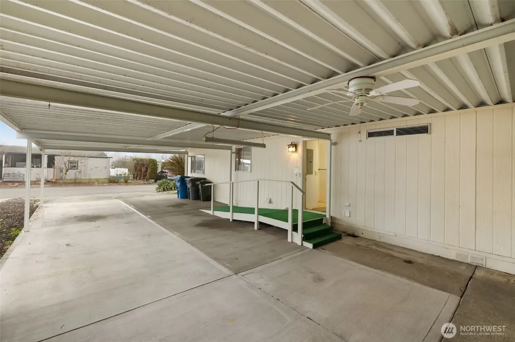 836 Harman Way S Orting WA 98360