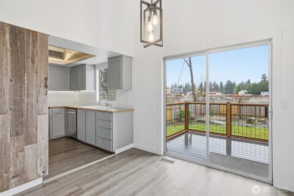 27714 168th Avenue SE Covington WA 98042