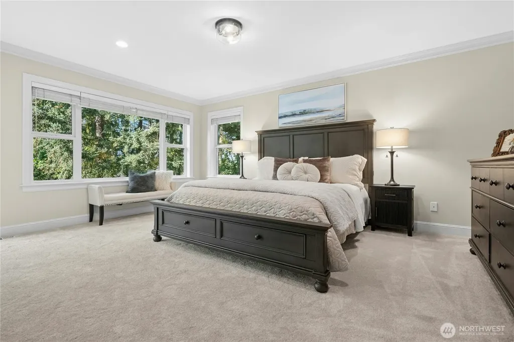 10806 SE 16th Street Bellevue WA 98004