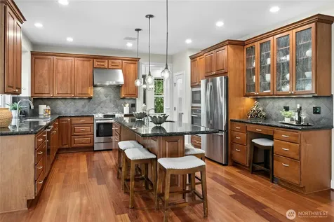 10806 SE 16th Street Bellevue WA 98004