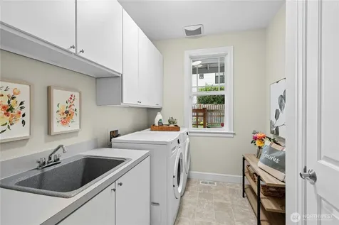 10806 SE 16th Street Bellevue WA 98004