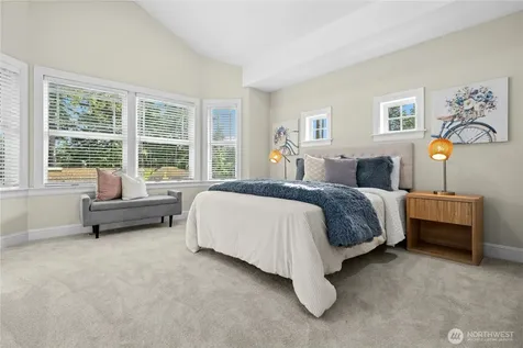 10806 SE 16th Street Bellevue WA 98004
