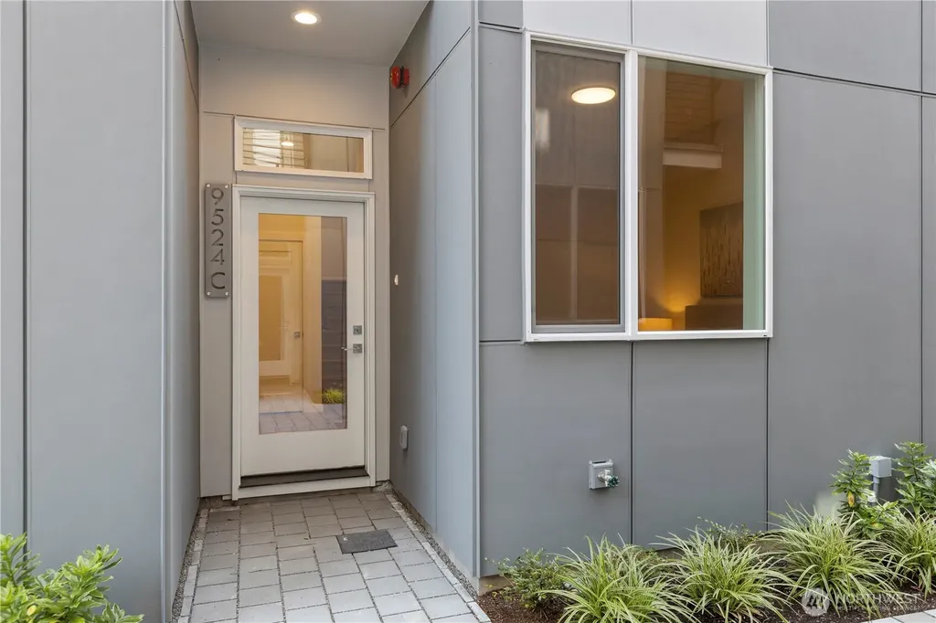 9518 Interlake Avenue N Seattle WA 98103