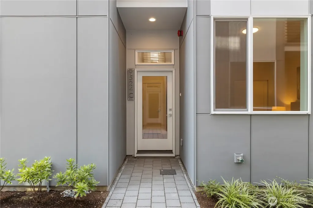9518 Interlake Avenue N Seattle WA 98103
