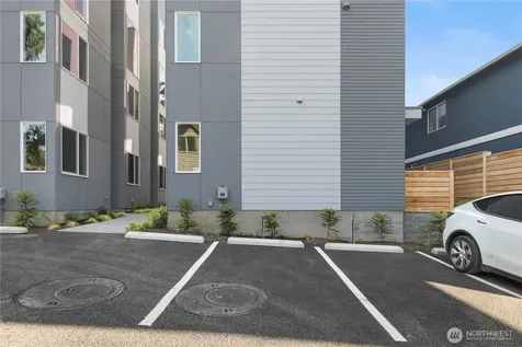 9518 Interlake Avenue N Seattle WA 98103