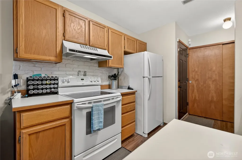 4118 212th Street SW Mountlake Terrace WA 98043