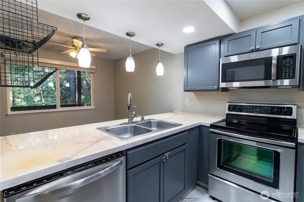 2929 SE Mile Hill Drive Port Orchard WA 98366