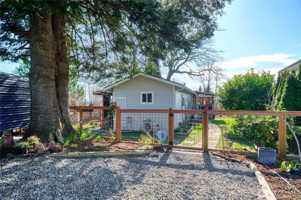 1555 Panorama Drive Point Roberts WA 98281
