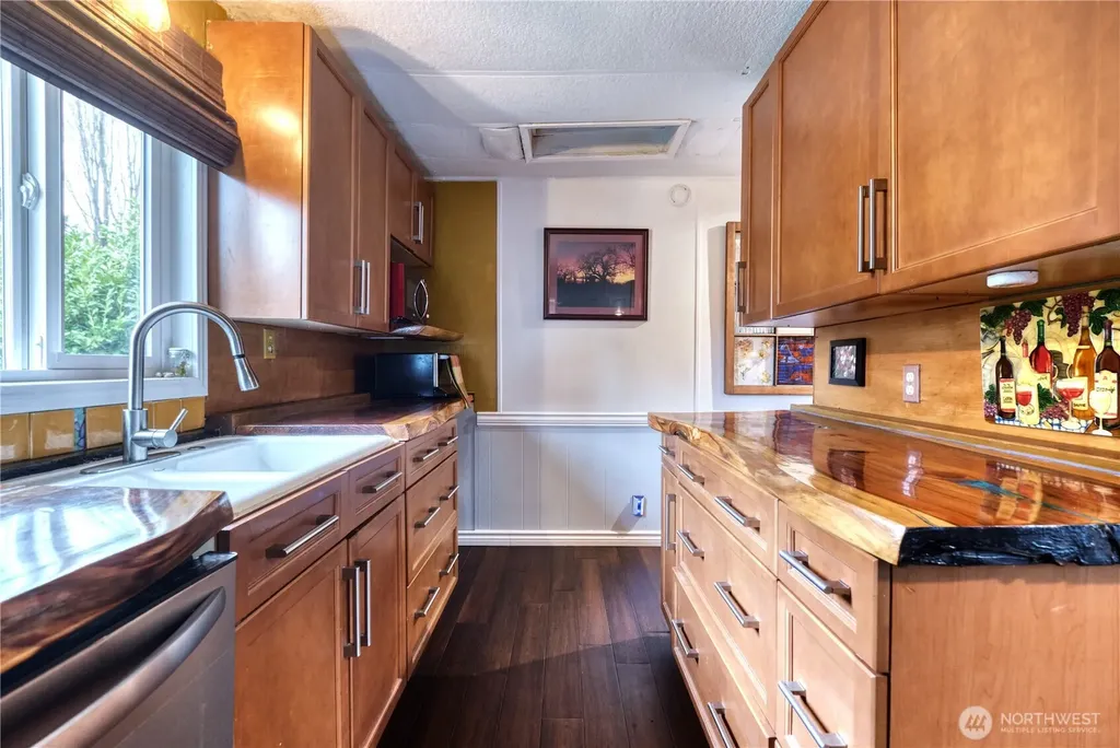 1555 Panorama Drive Point Roberts WA 98281