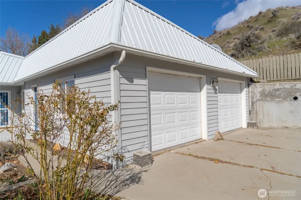 71 Blue Grade Road East Wenatchee WA 98802