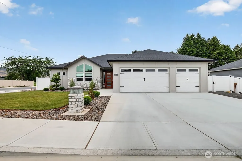 613 S Perry Avenue East Wenatchee WA 98802