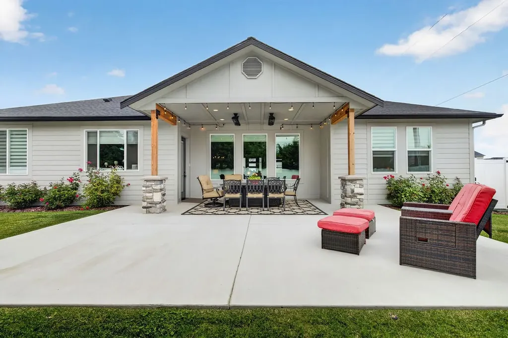 613 S Perry Avenue East Wenatchee WA 98802