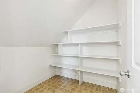 5907 40th Avenue SW Seattle WA 98136