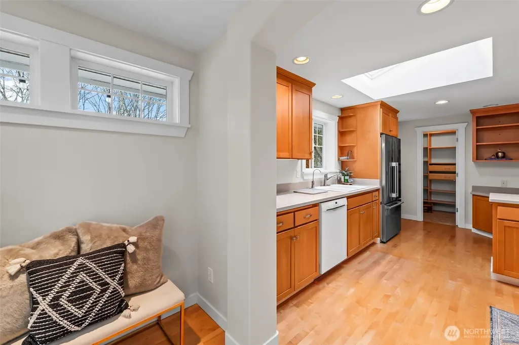 8711 92nd Street NW Gig Harbor WA 98332