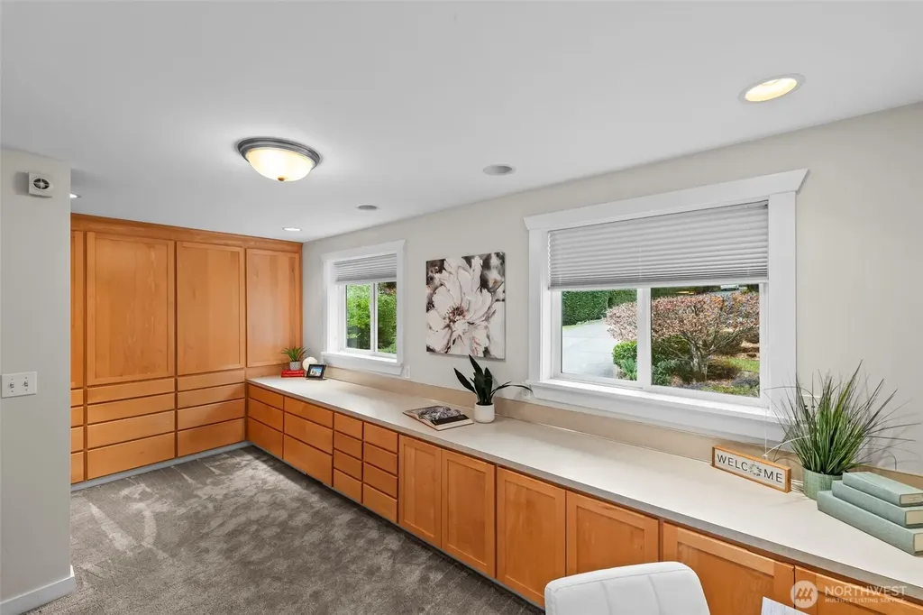8711 92nd Street NW Gig Harbor WA 98332