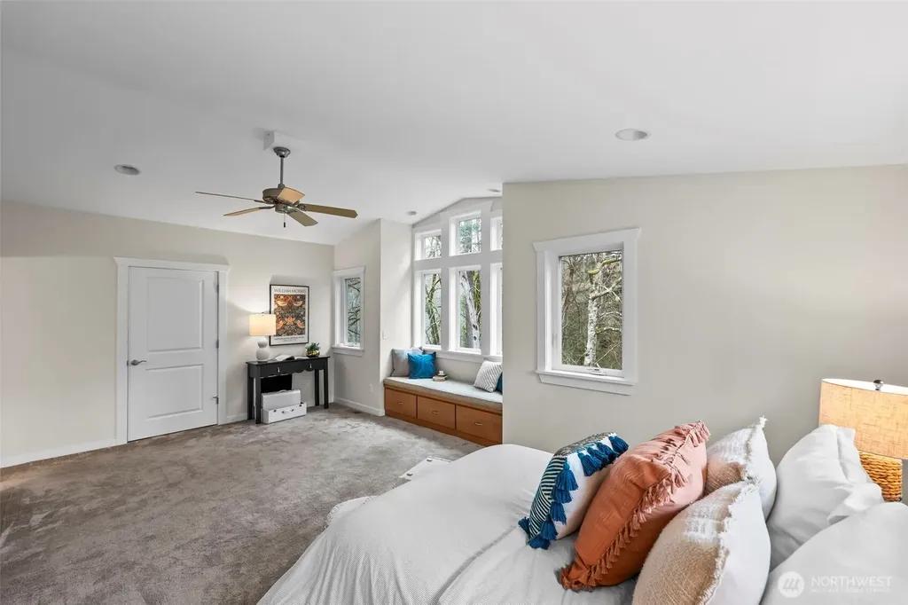8711 92nd Street NW Gig Harbor WA 98332