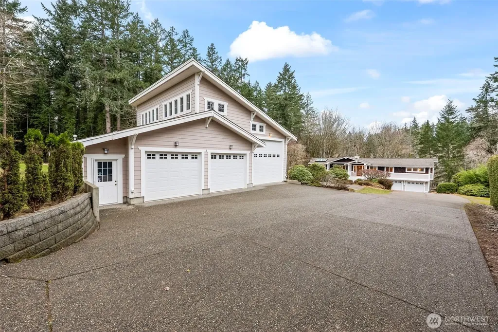 8711 92nd Street NW Gig Harbor WA 98332