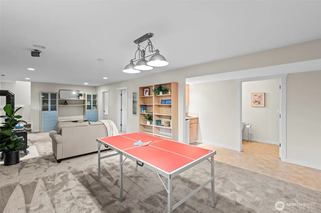 8711 92nd Street NW Gig Harbor WA 98332