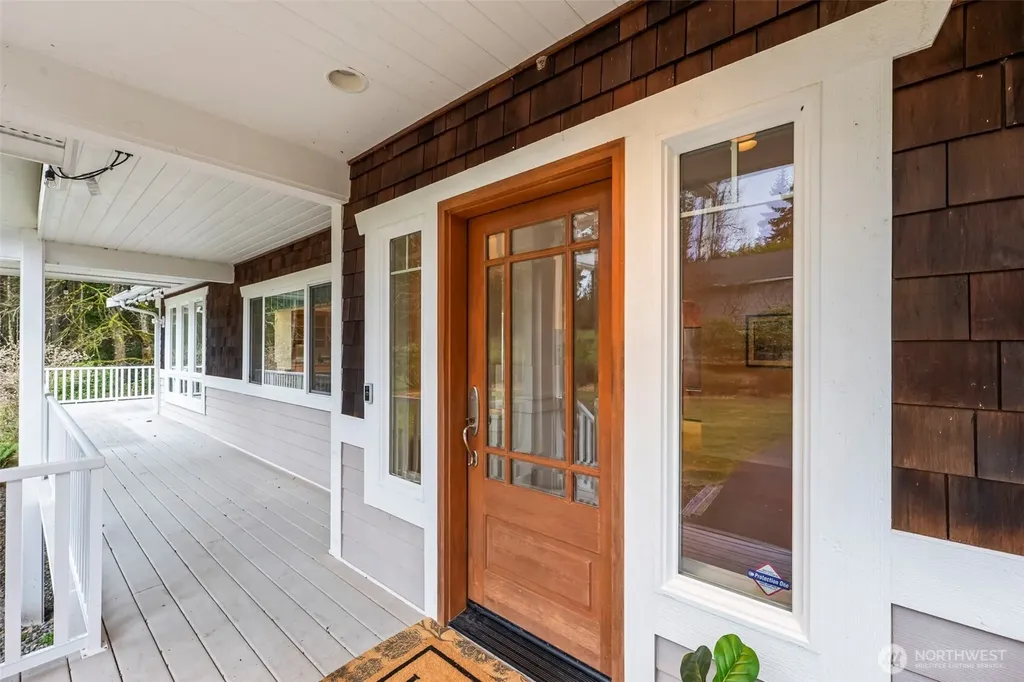 8711 92nd Street NW Gig Harbor WA 98332