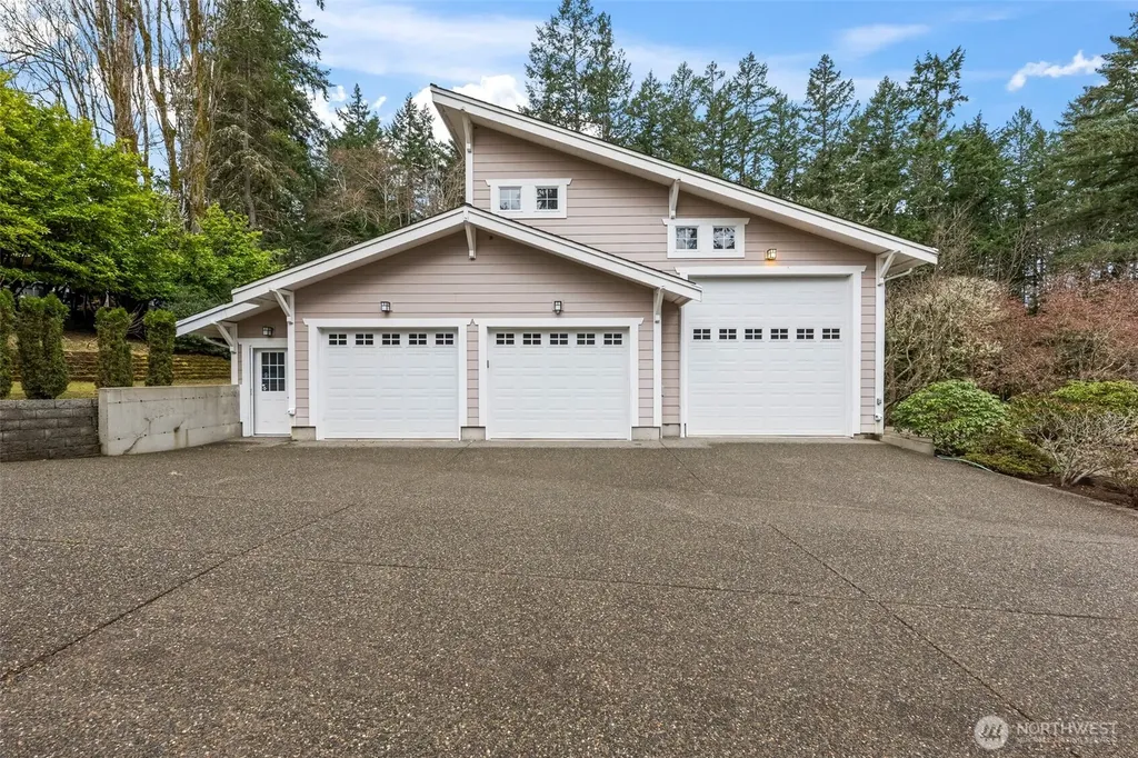 8711 92nd Street NW Gig Harbor WA 98332