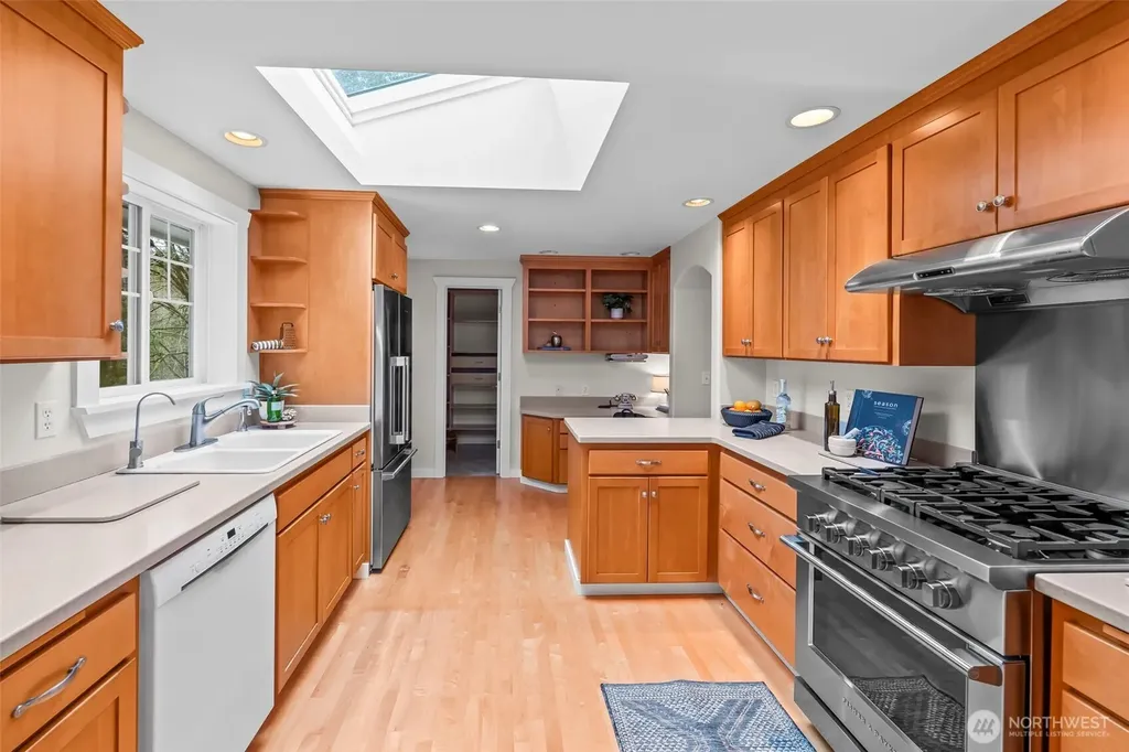 8711 92nd Street NW Gig Harbor WA 98332