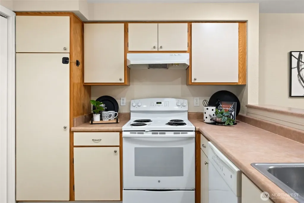 1700 W Sunn Fjord Lane Bremerton WA 98312