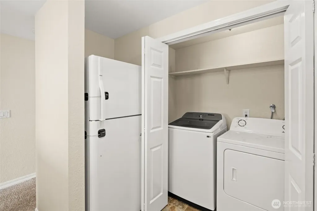 1700 W Sunn Fjord Lane Bremerton WA 98312