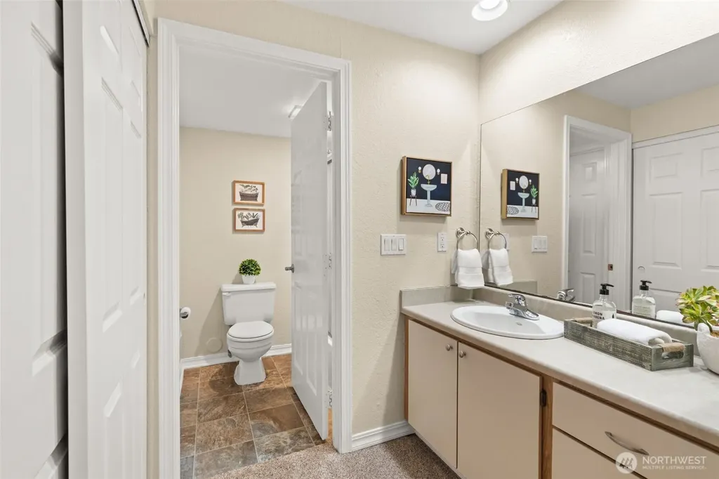 1700 W Sunn Fjord Lane Bremerton WA 98312