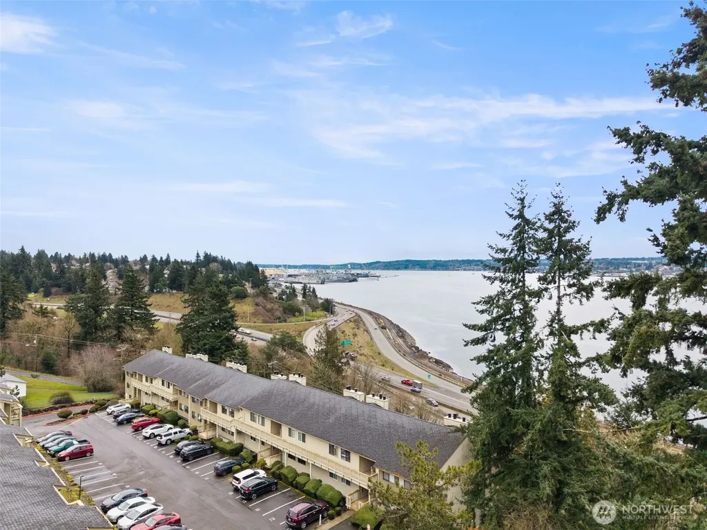1700 W Sunn Fjord Lane Bremerton WA 98312