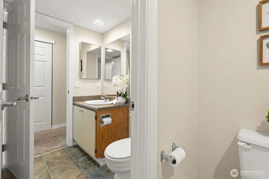 1700 W Sunn Fjord Lane Bremerton WA 98312