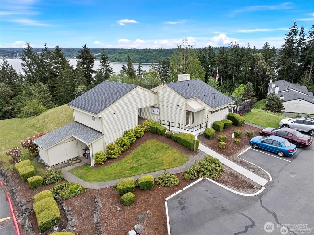 1700 W Sunn Fjord Lane Bremerton WA 98312