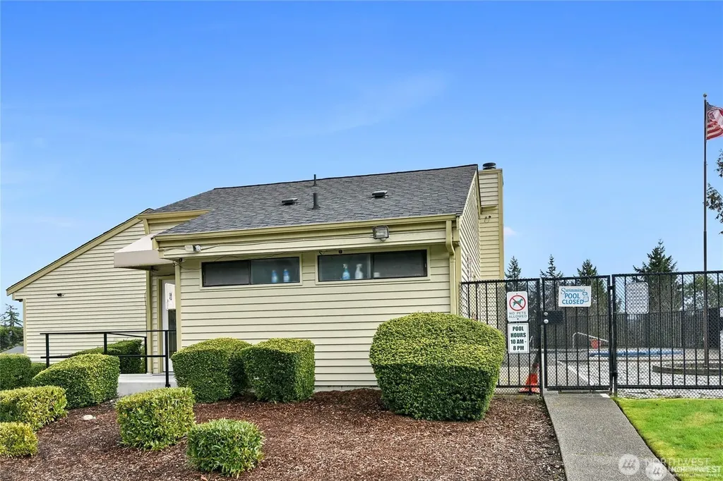 1700 W Sunn Fjord Lane Bremerton WA 98312