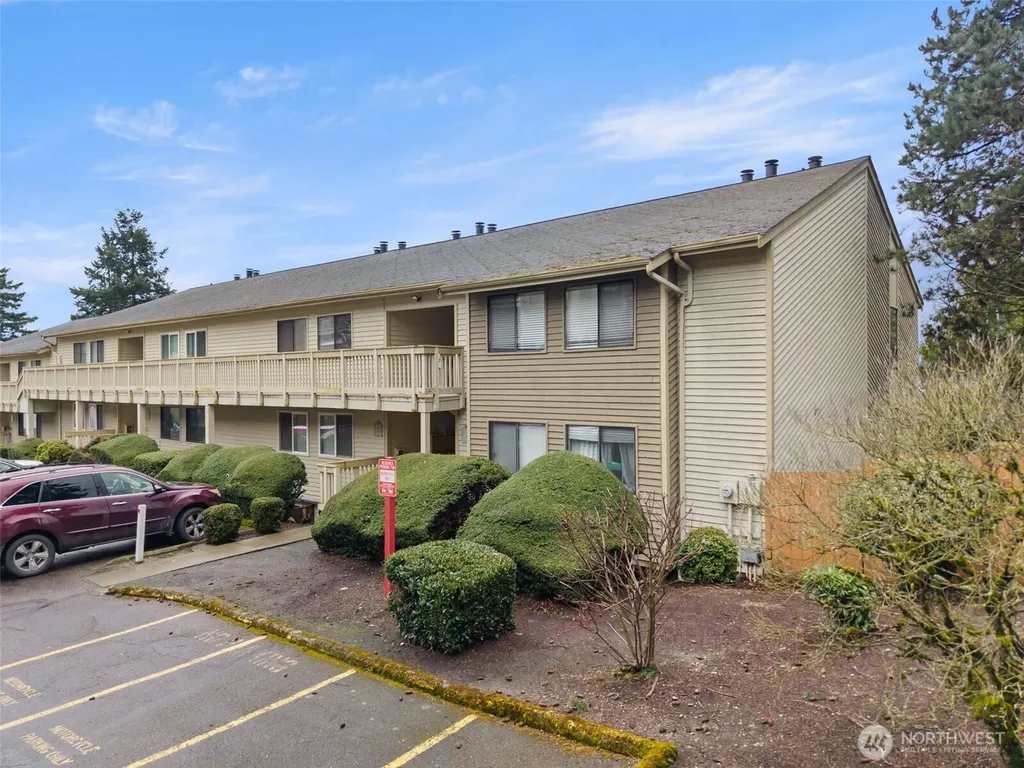 1700 W Sunn Fjord Lane Bremerton WA 98312