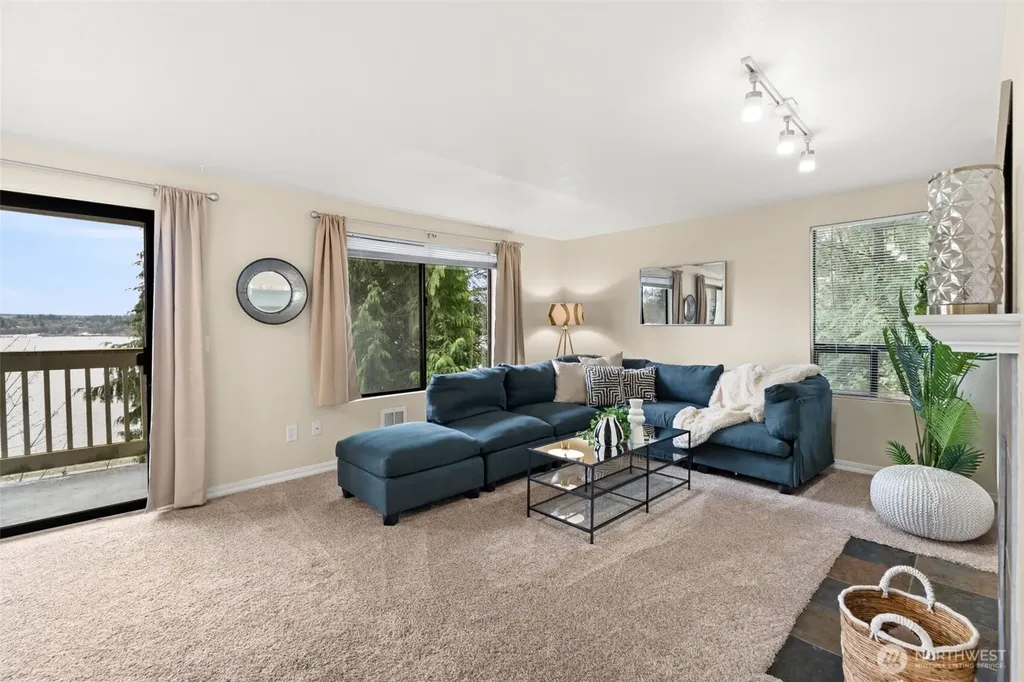 1700 W Sunn Fjord Lane Bremerton WA 98312
