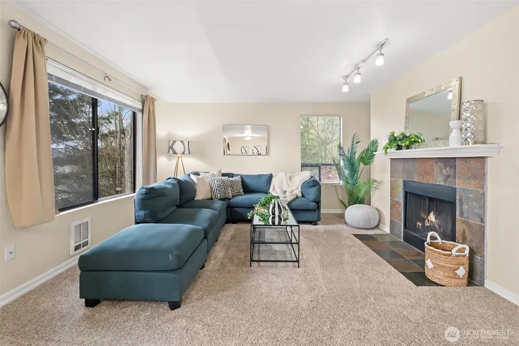 1700 W Sunn Fjord Lane Bremerton WA 98312