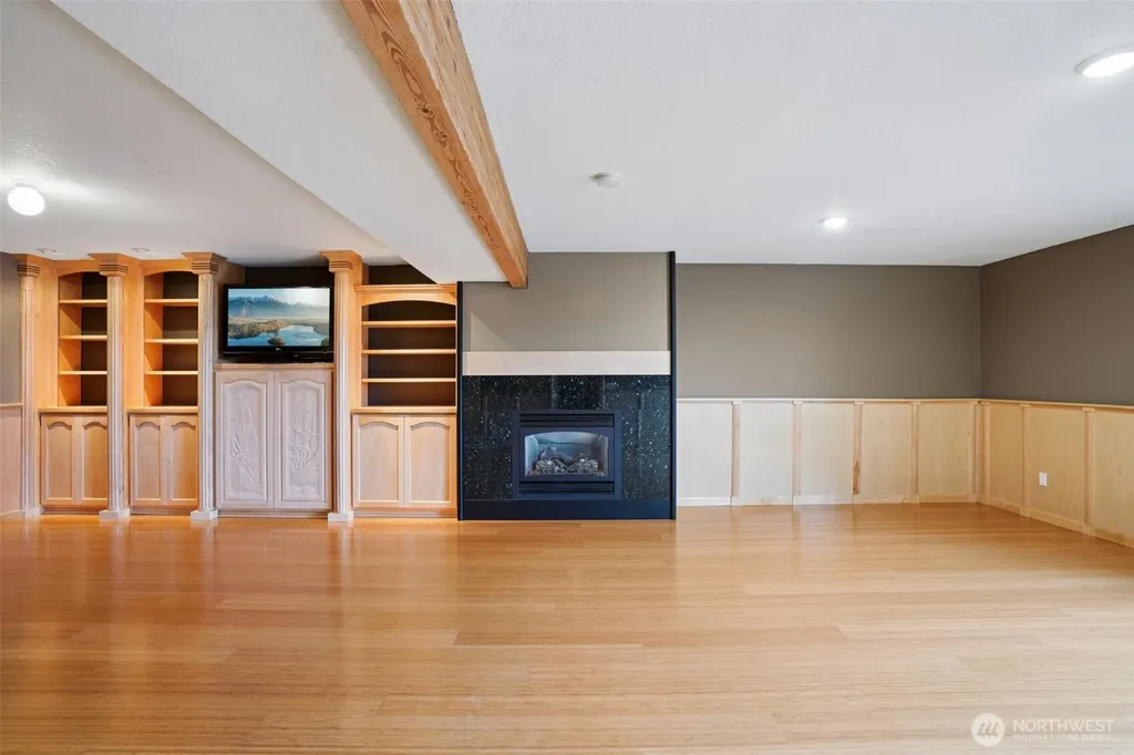 6111 Hawthorne Terrace NE Tacoma WA 98422