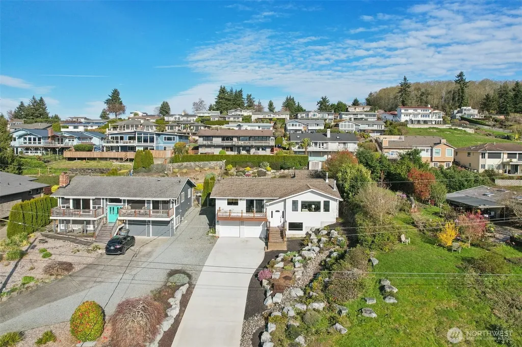 6111 Hawthorne Terrace NE Tacoma WA 98422
