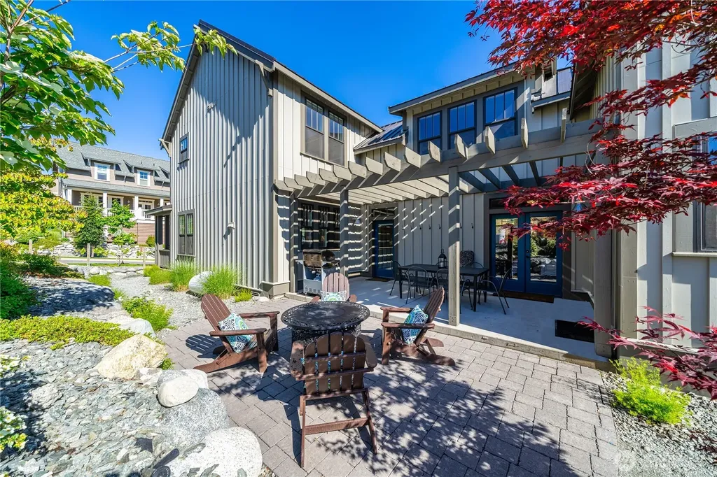 576 Porcupine Lane Chelan WA 98816