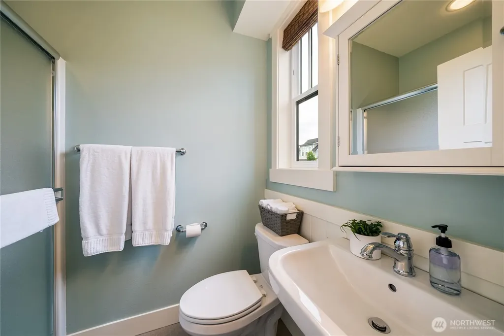 576 Porcupine Lane Chelan WA 98816
