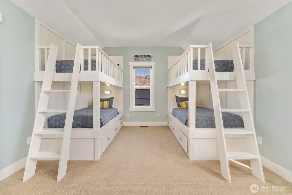 576 Porcupine Lane Chelan WA 98816
