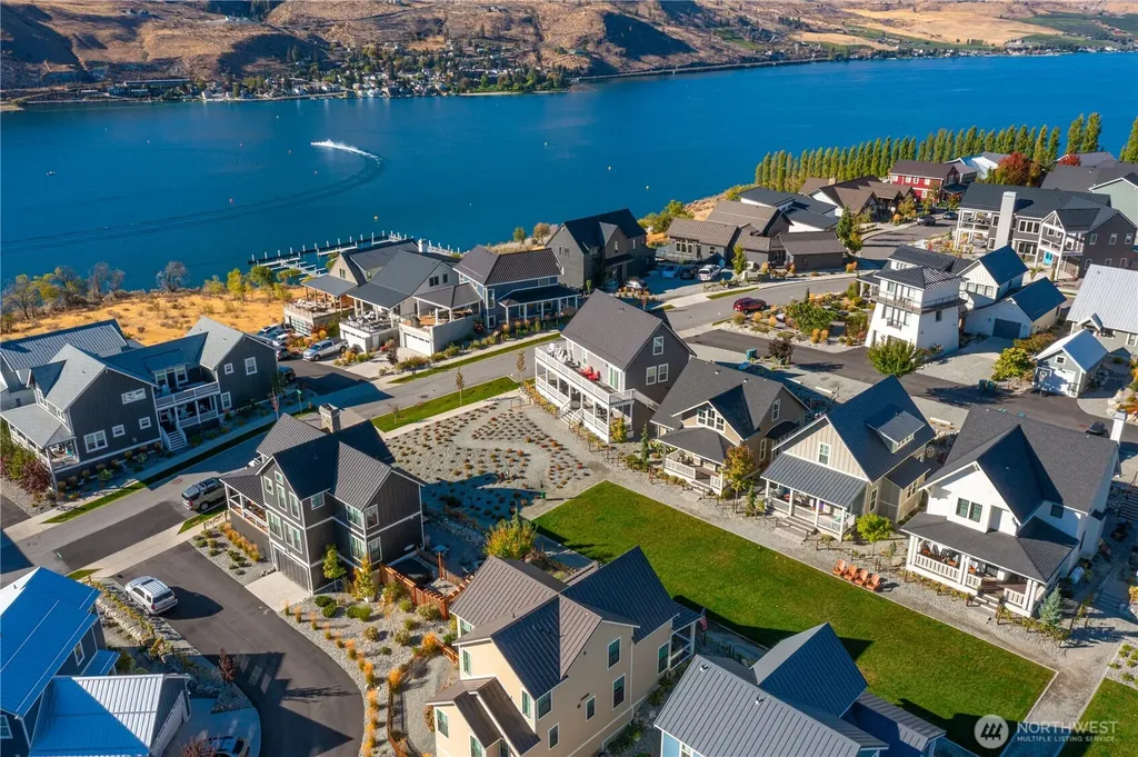 576 Porcupine Lane Chelan WA 98816
