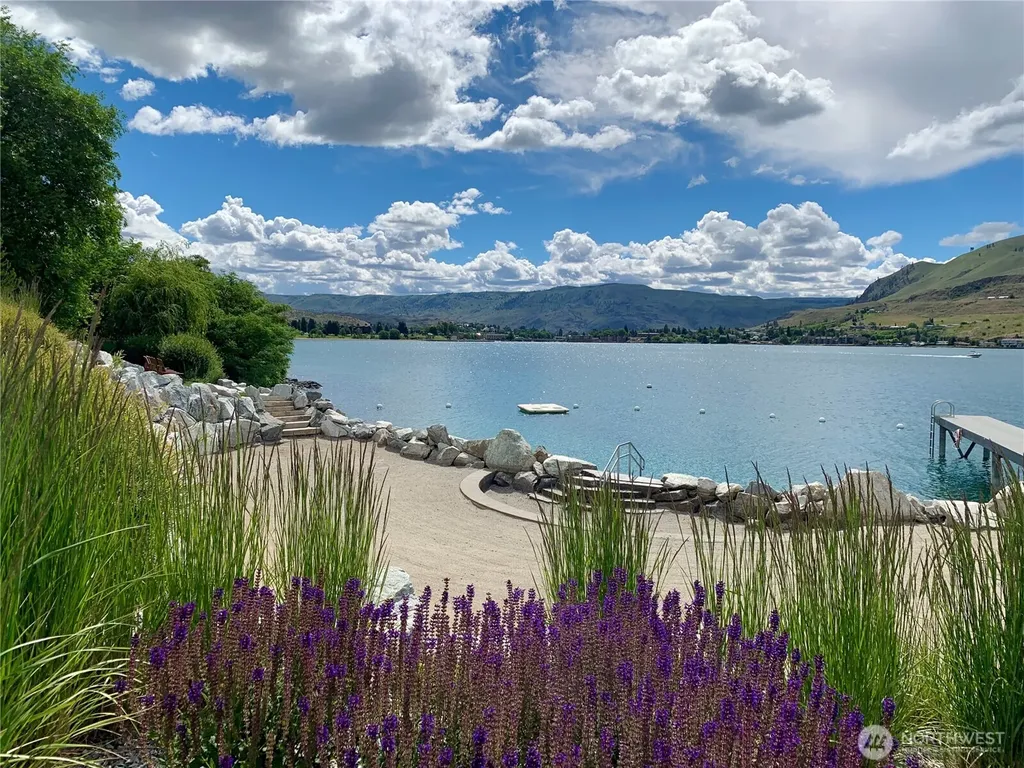 576 Porcupine Lane Chelan WA 98816