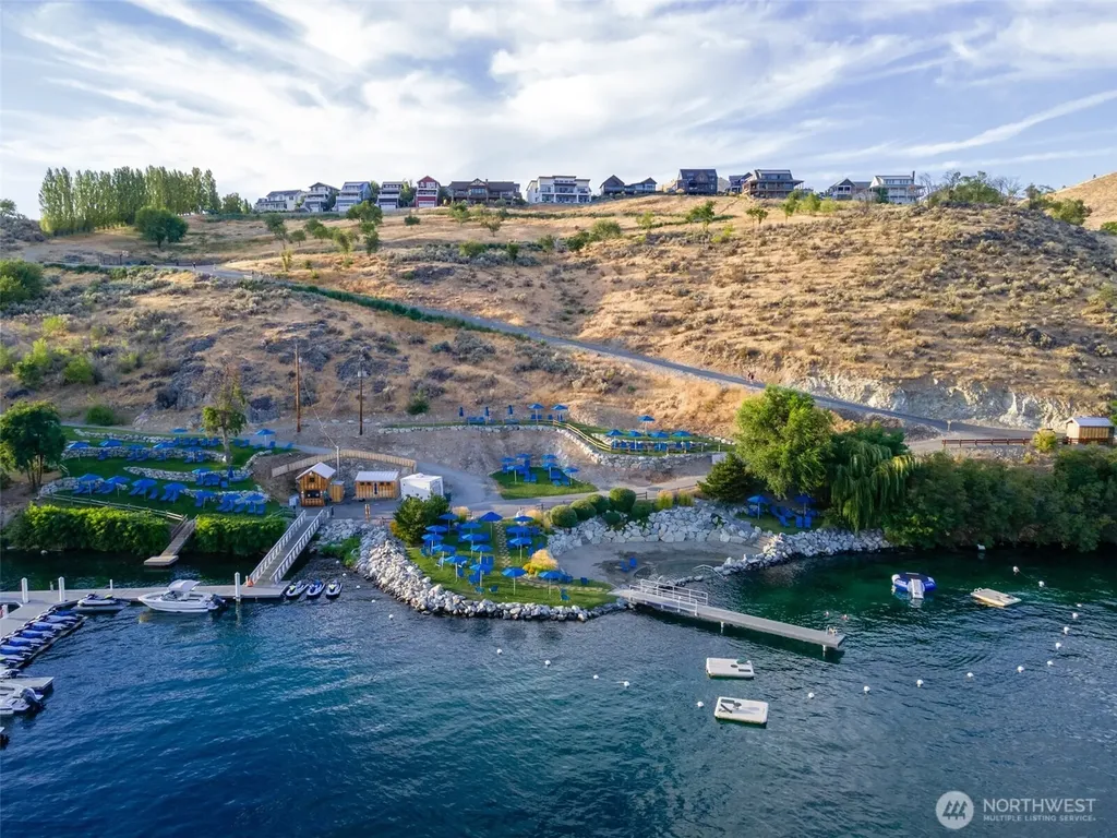 576 Porcupine Lane Chelan WA 98816