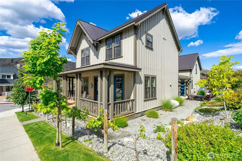 576 Porcupine Lane Chelan WA 98816